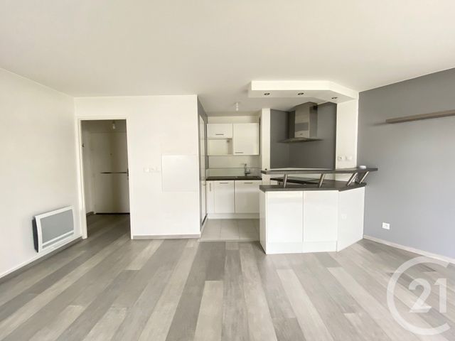 Appartement F2 à louer - 2 pièces - 45.5 m2 - LA QUEUE EN BRIE - 94 - ILE-DE-FRANCE - Century 21 Marques Calmettes