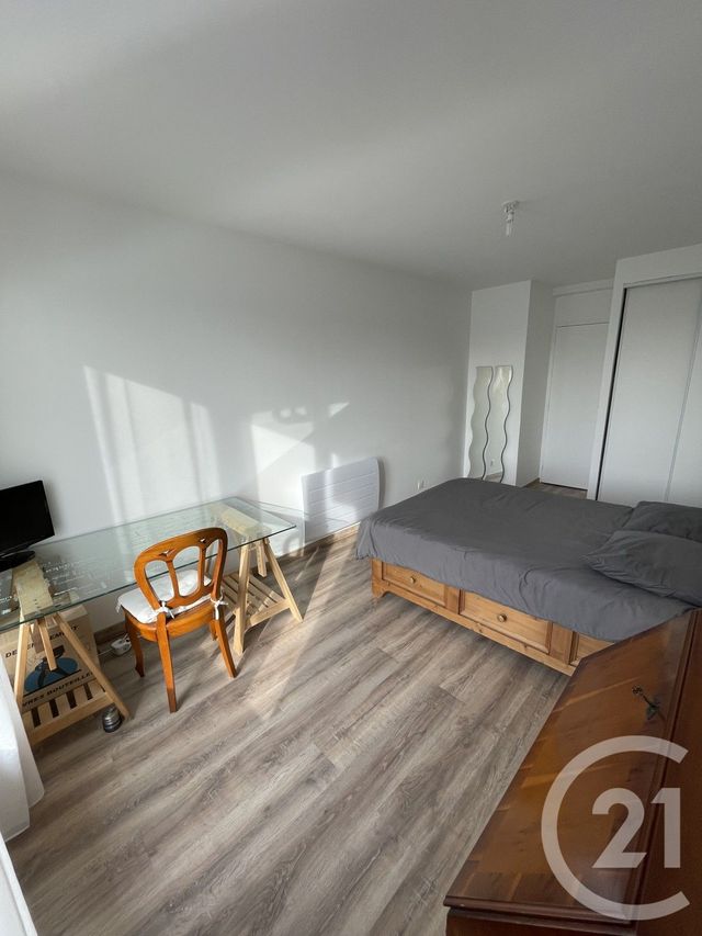 Appartement F3 à vendre - 3 pièces - 57.0 m2 - PONTAULT COMBAULT - 77 - ILE-DE-FRANCE - Century 21 Marques Calmettes