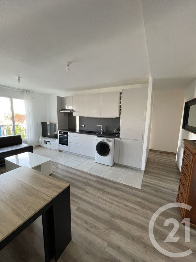 Appartement F3 à vendre - 3 pièces - 57.0 m2 - PONTAULT COMBAULT - 77 - ILE-DE-FRANCE - Century 21 Marques Calmettes