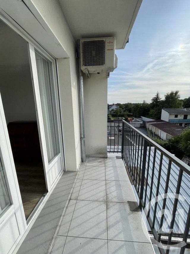 Appartement F3 à vendre - 3 pièces - 57.0 m2 - PONTAULT COMBAULT - 77 - ILE-DE-FRANCE - Century 21 Marques Calmettes