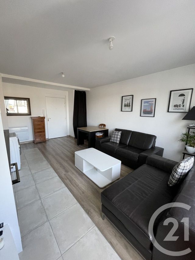 Appartement F3 à vendre - 3 pièces - 57.0 m2 - PONTAULT COMBAULT - 77 - ILE-DE-FRANCE - Century 21 Marques Calmettes