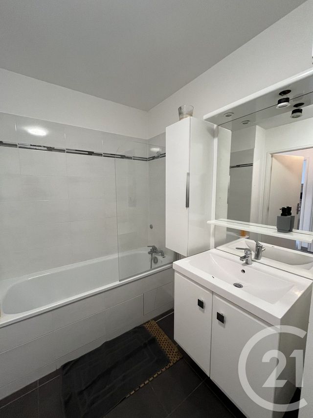 Appartement F2 à vendre - 2 pièces - 40.96 m2 - PONTAULT COMBAULT - 77 - ILE-DE-FRANCE - Century 21 Marques Calmettes