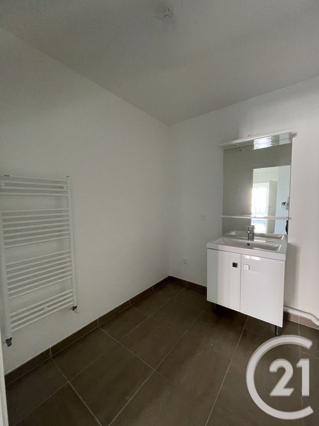 Appartement F3 à vendre - 3 pièces - 57.0 m2 - OZOIR LA FERRIERE - 77 - ILE-DE-FRANCE - Century 21 Marques Calmettes