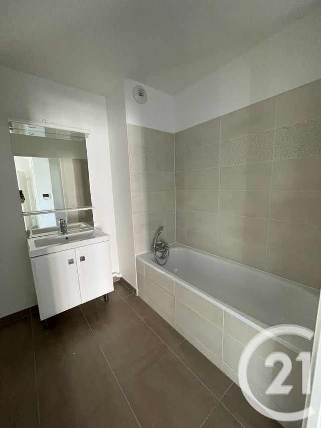 Appartement F3 à vendre - 3 pièces - 57.0 m2 - OZOIR LA FERRIERE - 77 - ILE-DE-FRANCE - Century 21 Marques Calmettes