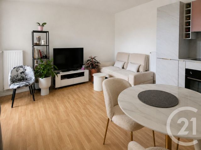 Appartement F2 à vendre - 2 pièces - 42.96 m2 - OZOIR LA FERRIERE - 77 - ILE-DE-FRANCE - Century 21 Marques Calmettes