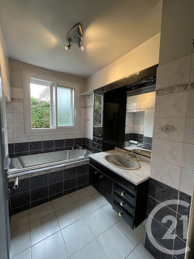 maison à vendre - 7 pièces - 162.0 m2 - OZOIR LA FERRIERE - 77 - ILE-DE-FRANCE - Century 21 Marques Calmettes