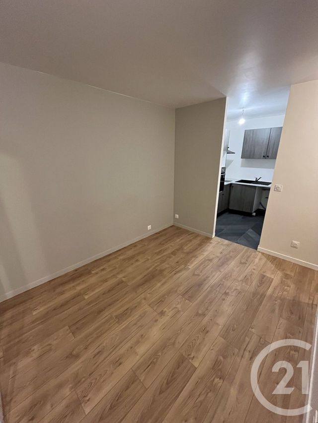 Appartement F2 à louer - 2 pièces - 30.0 m2 - PONTAULT COMBAULT - 77 - ILE-DE-FRANCE - Century 21 Marques Calmettes