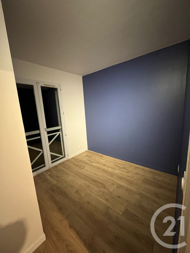 Appartement F2 à louer - 2 pièces - 30.0 m2 - PONTAULT COMBAULT - 77 - ILE-DE-FRANCE - Century 21 Marques Calmettes