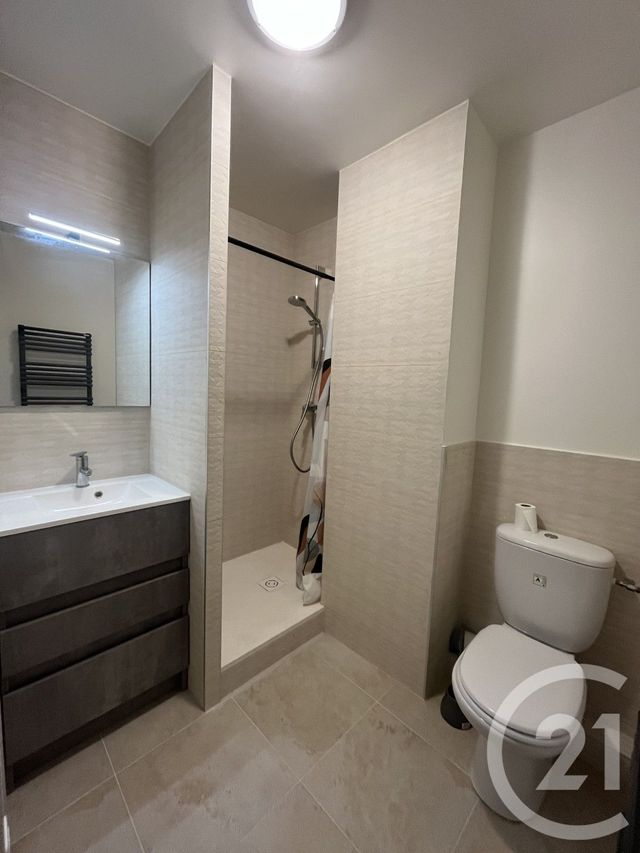 Appartement F2 à louer - 2 pièces - 30.0 m2 - PONTAULT COMBAULT - 77 - ILE-DE-FRANCE - Century 21 Marques Calmettes