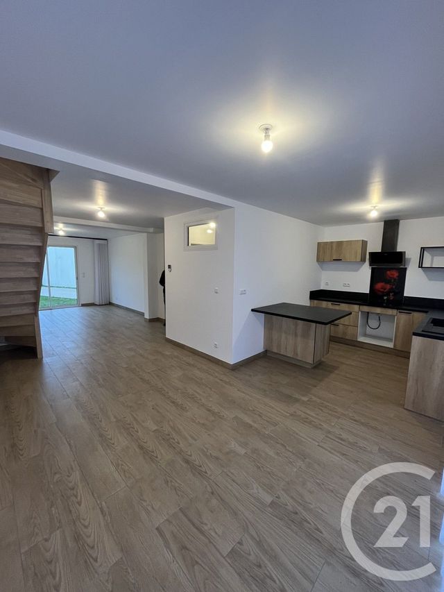 maison à louer - 5 pièces - 97.0 m2 - PONTAULT COMBAULT - 77 - ILE-DE-FRANCE - Century 21 Marques Calmettes