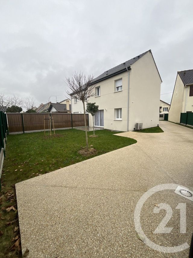 maison à louer - 5 pièces - 97.0 m2 - PONTAULT COMBAULT - 77 - ILE-DE-FRANCE - Century 21 Marques Calmettes