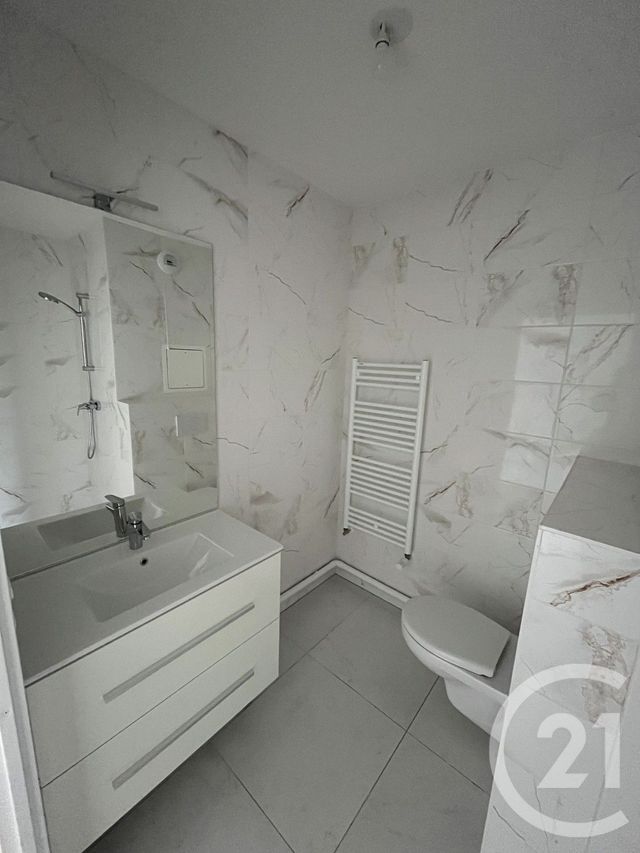 Appartement F4 à louer - 4 pièces - 94.0 m2 - OZOIR LA FERRIERE - 77 - ILE-DE-FRANCE - Century 21 Marques Calmettes