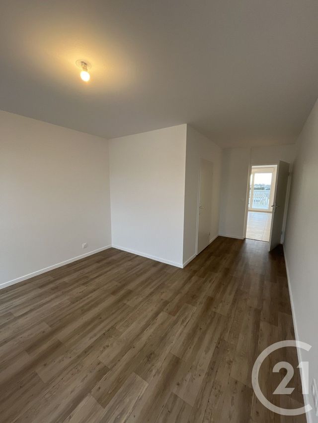 Appartement F4 à louer - 4 pièces - 94.0 m2 - OZOIR LA FERRIERE - 77 - ILE-DE-FRANCE - Century 21 Marques Calmettes