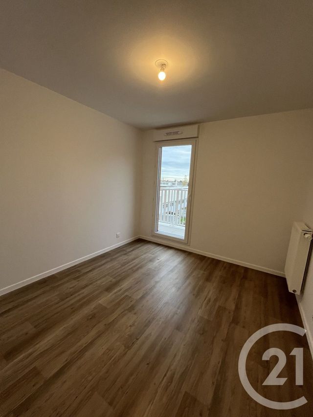 Appartement F4 à louer - 4 pièces - 94.0 m2 - OZOIR LA FERRIERE - 77 - ILE-DE-FRANCE - Century 21 Marques Calmettes