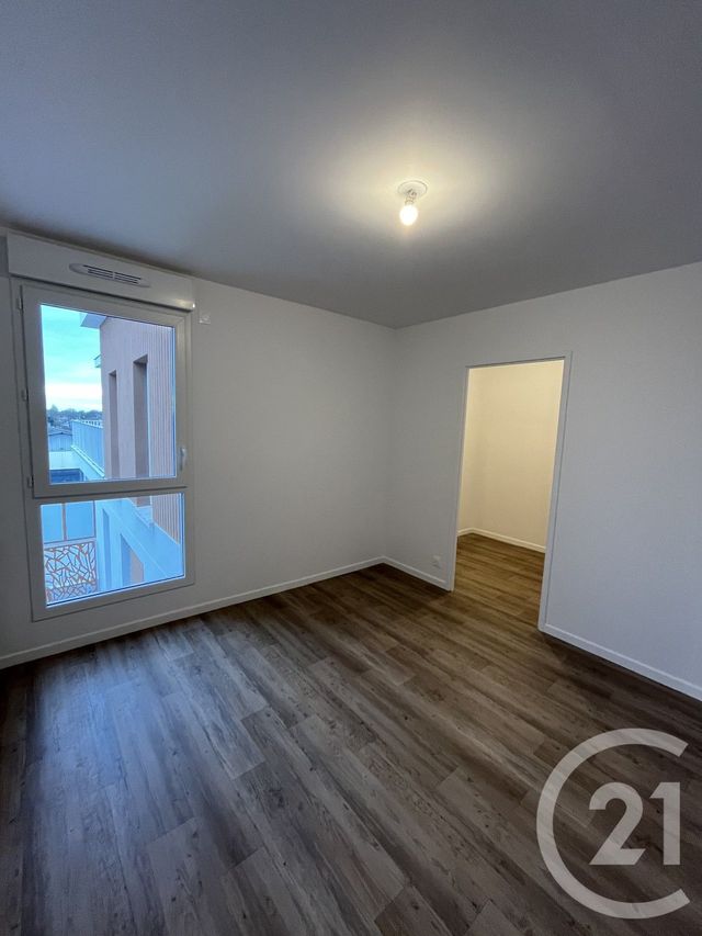 Appartement F4 à louer - 4 pièces - 94.0 m2 - OZOIR LA FERRIERE - 77 - ILE-DE-FRANCE - Century 21 Marques Calmettes
