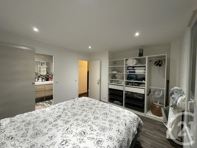 maison à louer - 6 pièces - 116.0 m2 - LA QUEUE EN BRIE - 94 - ILE-DE-FRANCE - Century 21 Marques Calmettes