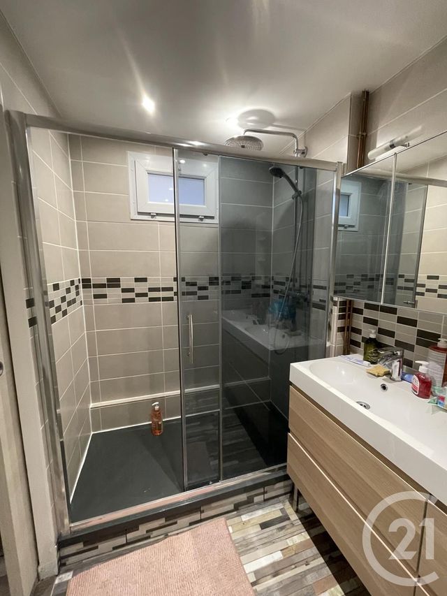 maison à louer - 6 pièces - 116.0 m2 - LA QUEUE EN BRIE - 94 - ILE-DE-FRANCE - Century 21 Marques Calmettes