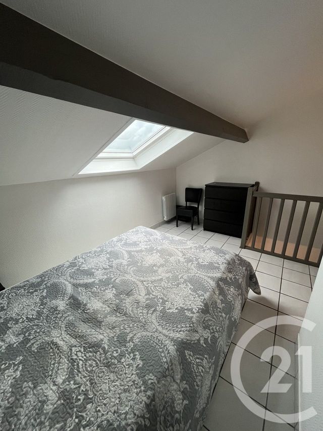 Appartement F2 à louer - 2 pièces - 31.0 m2 - PONTAULT COMBAULT - 77 - ILE-DE-FRANCE - Century 21 Marques Calmettes