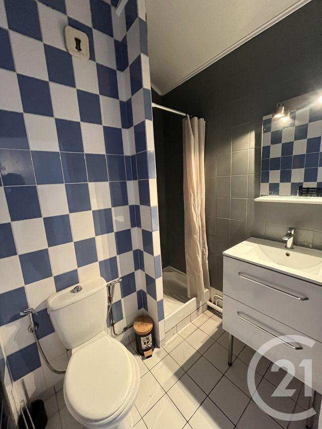 Appartement F2 à louer - 2 pièces - 31.0 m2 - PONTAULT COMBAULT - 77 - ILE-DE-FRANCE - Century 21 Marques Calmettes