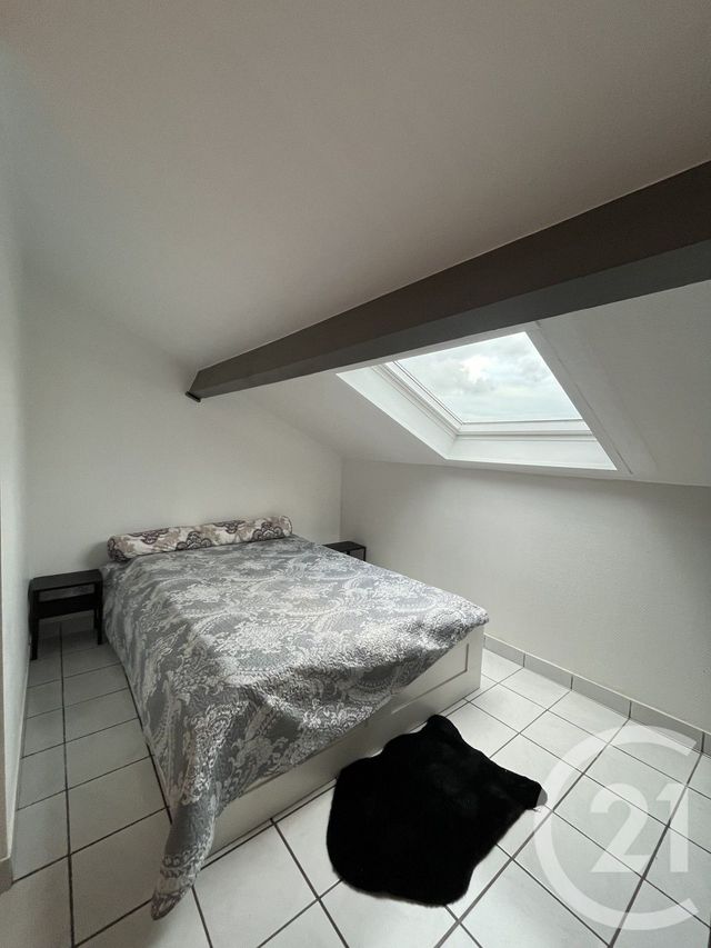 Appartement F2 à louer - 2 pièces - 31.0 m2 - PONTAULT COMBAULT - 77 - ILE-DE-FRANCE - Century 21 Marques Calmettes