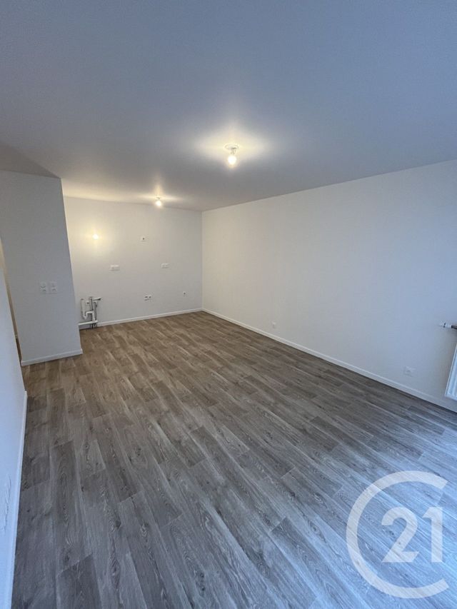 Appartement F3 à louer - 3 pièces - 58.51 m2 - OZOIR LA FERRIERE - 77 - ILE-DE-FRANCE - Century 21 Marques Calmettes