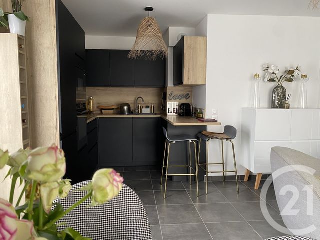 Appartement F4 à vendre - 4 pièces - 78.0 m2 - OZOIR LA FERRIERE - 77 - ILE-DE-FRANCE - Century 21 Marques Calmettes