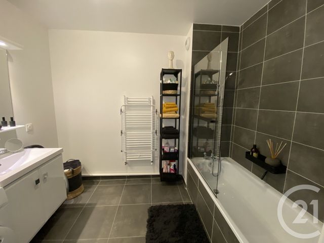 Appartement F4 à vendre - 4 pièces - 78.0 m2 - OZOIR LA FERRIERE - 77 - ILE-DE-FRANCE - Century 21 Marques Calmettes