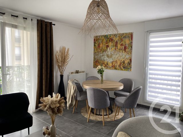 Appartement F4 à vendre - 4 pièces - 78.0 m2 - OZOIR LA FERRIERE - 77 - ILE-DE-FRANCE - Century 21 Marques Calmettes