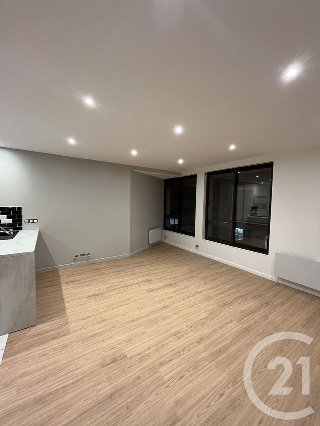 Appartement Studio à louer - 1 pièce - 37.0 m2 - ROISSY EN BRIE - 77 - ILE-DE-FRANCE - Century 21 Marques Calmettes