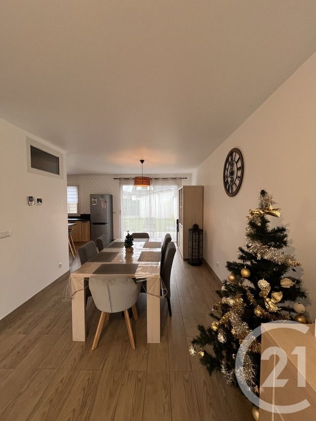 maison à louer - 6 pièces - 115.0 m2 - PONTAULT COMBAULT - 77 - ILE-DE-FRANCE - Century 21 Marques Calmettes