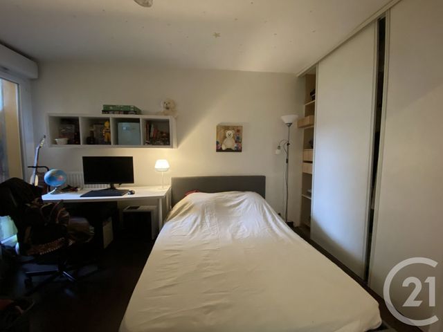 Appartement F2 à vendre - 2 pièces - 46.08 m2 - ROISSY EN BRIE - 77 - ILE-DE-FRANCE - Century 21 Marques Calmettes