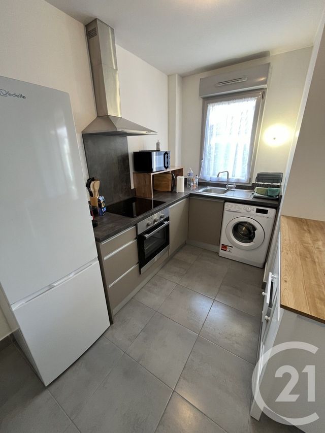 Appartement F2 à louer - 2 pièces - 41.0 m2 - OZOIR LA FERRIERE - 77 - ILE-DE-FRANCE - Century 21 Marques Calmettes