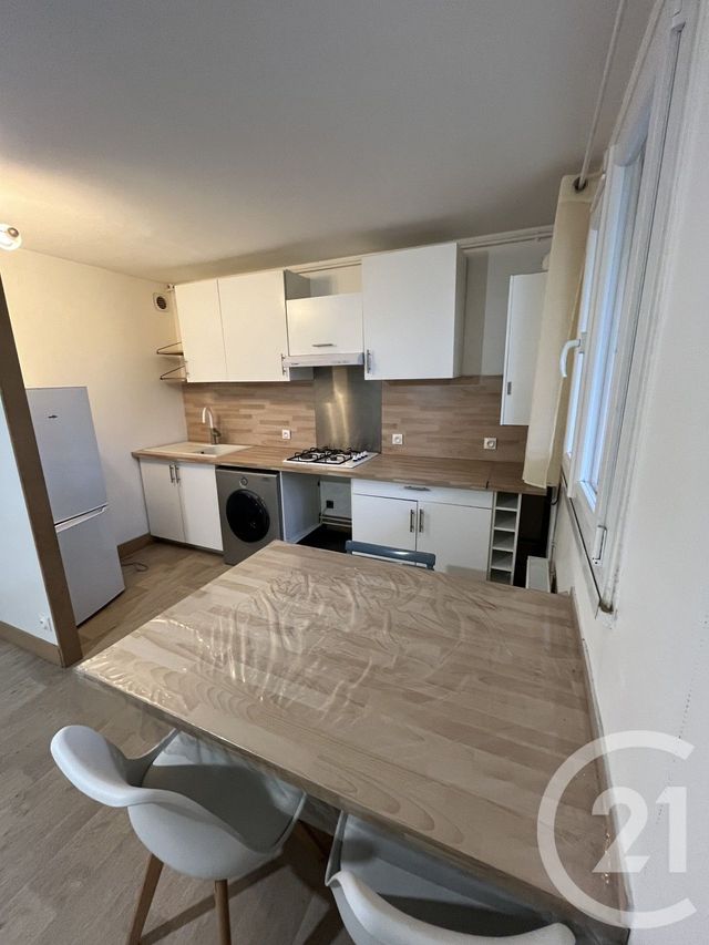 Appartement Studio à louer - 1 pièce - 25.0 m2 - ROISSY EN BRIE - 77 - ILE-DE-FRANCE - Century 21 Marques Calmettes