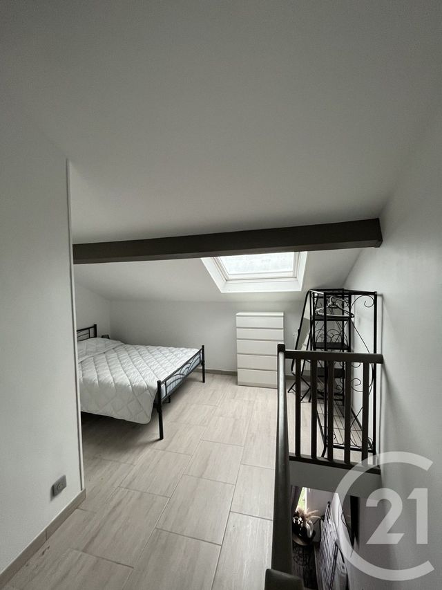 Appartement Studio à louer - 2 pièces - 35.0 m2 - PONTAULT COMBAULT - 77 - ILE-DE-FRANCE - Century 21 Marques Calmettes