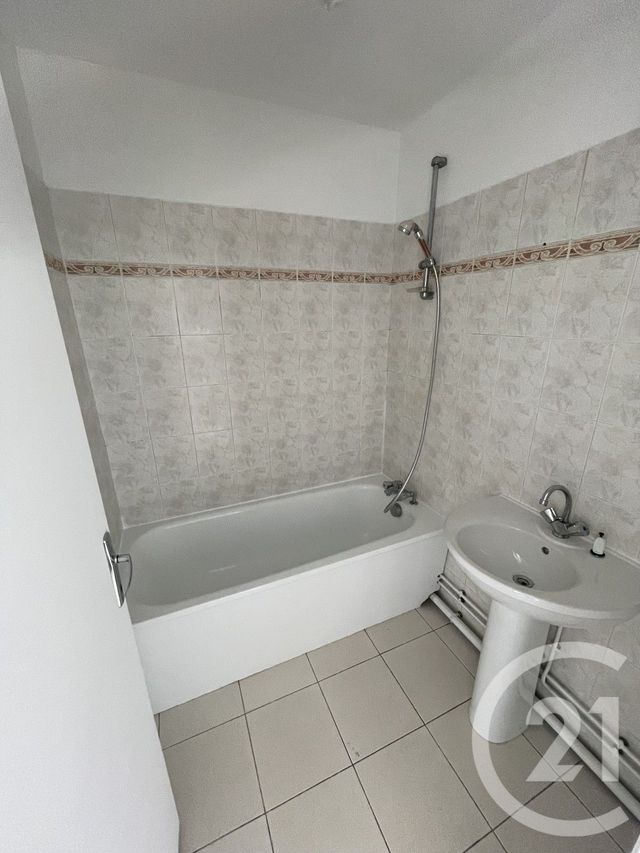 Appartement F2 à louer - 2 pièces - 46.0 m2 - CHAMPIGNY SUR MARNE - 94 - ILE-DE-FRANCE - Century 21 Marques Calmettes