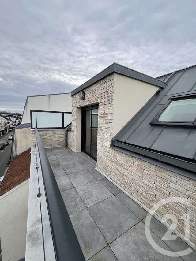 Appartement F2 à louer - 2 pièces - 54.0 m2 - PONTAULT COMBAULT - 77 - ILE-DE-FRANCE - Century 21 Marques Calmettes