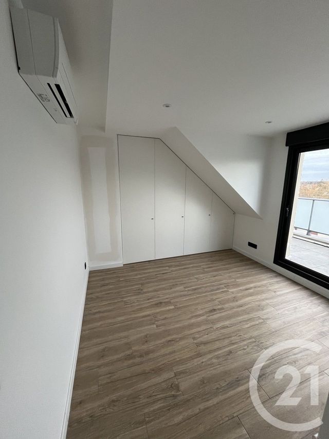Appartement F2 à louer - 2 pièces - 54.0 m2 - PONTAULT COMBAULT - 77 - ILE-DE-FRANCE - Century 21 Marques Calmettes