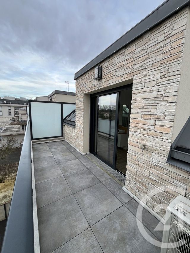 Appartement F2 à louer - 2 pièces - 54.0 m2 - PONTAULT COMBAULT - 77 - ILE-DE-FRANCE - Century 21 Marques Calmettes