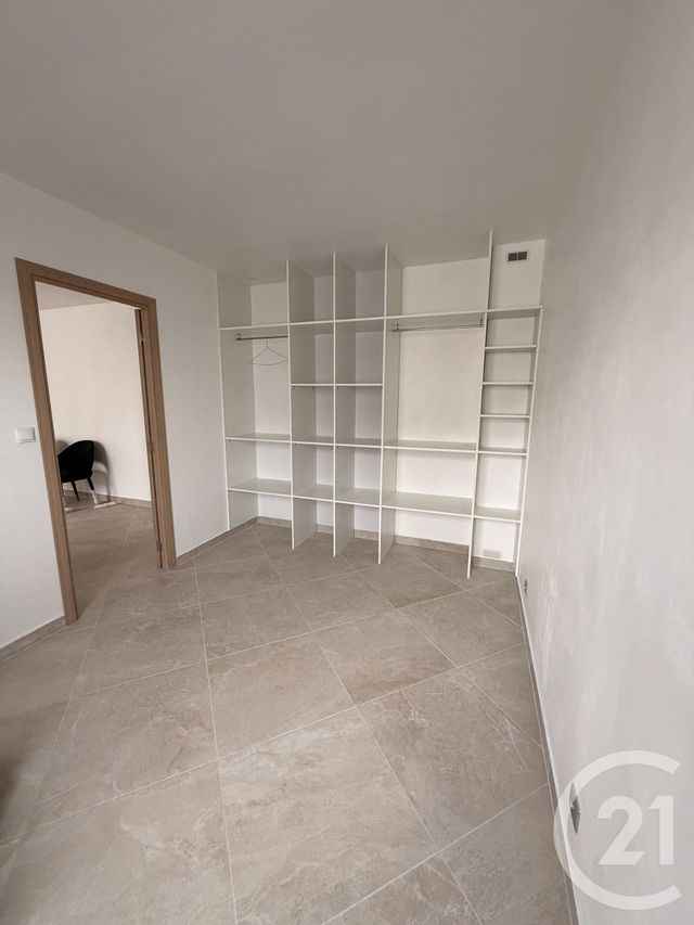 Appartement F3 à louer - 3 pièces - 69.0 m2 - NOISY LE GRAND - 93 - ILE-DE-FRANCE - Century 21 Marques Calmettes