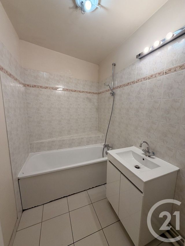 Appartement F2 à vendre - 2 pièces - 47.0 m2 - CHAMPIGNY SUR MARNE - 94 - ILE-DE-FRANCE - Century 21 Marques Calmettes