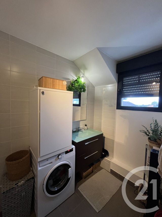 Appartement F3 à vendre - 3 pièces - 58.59 m2 - CHEVRY COSSIGNY - 77 - ILE-DE-FRANCE - Century 21 Marques Calmettes