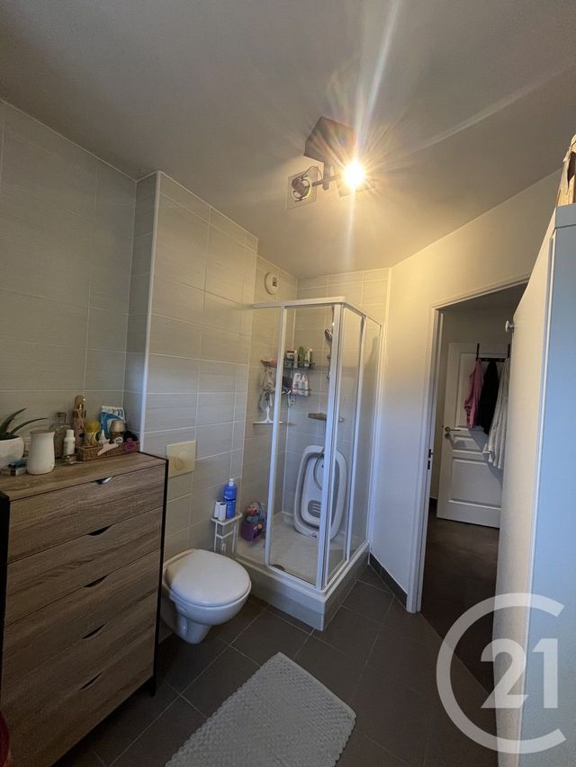 Appartement F3 à vendre - 3 pièces - 58.59 m2 - CHEVRY COSSIGNY - 77 - ILE-DE-FRANCE - Century 21 Marques Calmettes