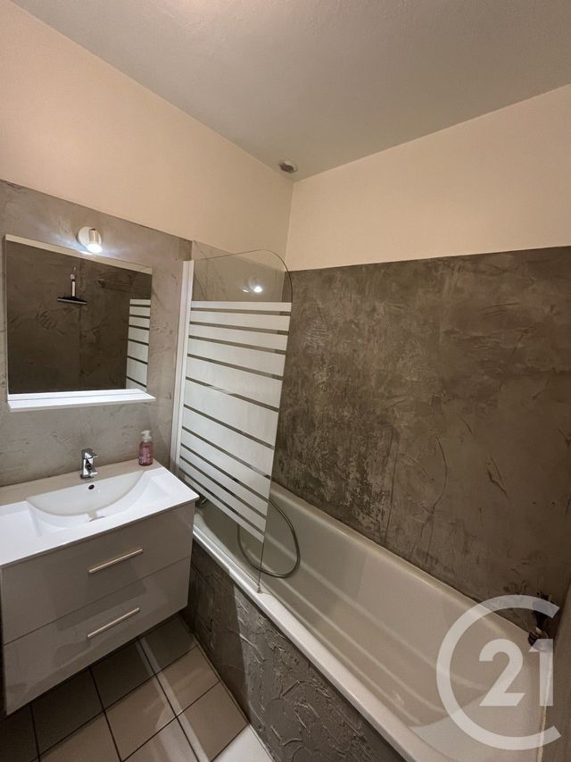 Appartement Studio à louer - 1 pièce - 38.0 m2 - ROISSY EN BRIE - 77 - ILE-DE-FRANCE - Century 21 Marques Calmettes