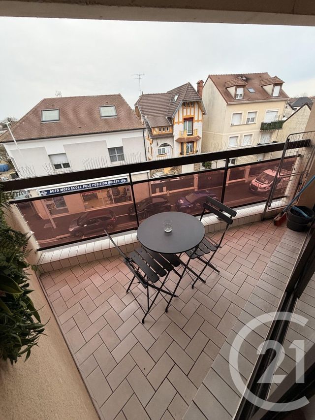 Appartement Studio à louer - 1 pièce - 38.0 m2 - ROISSY EN BRIE - 77 - ILE-DE-FRANCE - Century 21 Marques Calmettes