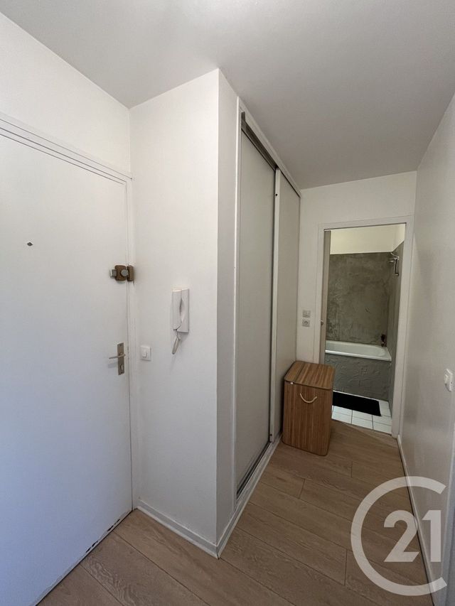 Appartement Studio à louer - 1 pièce - 38.0 m2 - ROISSY EN BRIE - 77 - ILE-DE-FRANCE - Century 21 Marques Calmettes