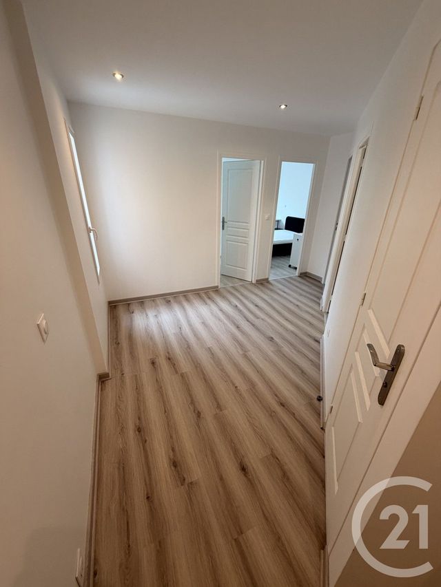 Appartement F4 à louer - 4 pièces - 75.0 m2 - CHAMPS SUR MARNE - 77 - ILE-DE-FRANCE - Century 21 Marques Calmettes