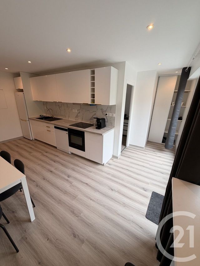 Appartement F4 à louer - 4 pièces - 75.0 m2 - CHAMPS SUR MARNE - 77 - ILE-DE-FRANCE - Century 21 Marques Calmettes
