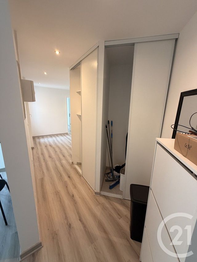 Appartement F4 à louer - 4 pièces - 75.0 m2 - CHAMPS SUR MARNE - 77 - ILE-DE-FRANCE - Century 21 Marques Calmettes