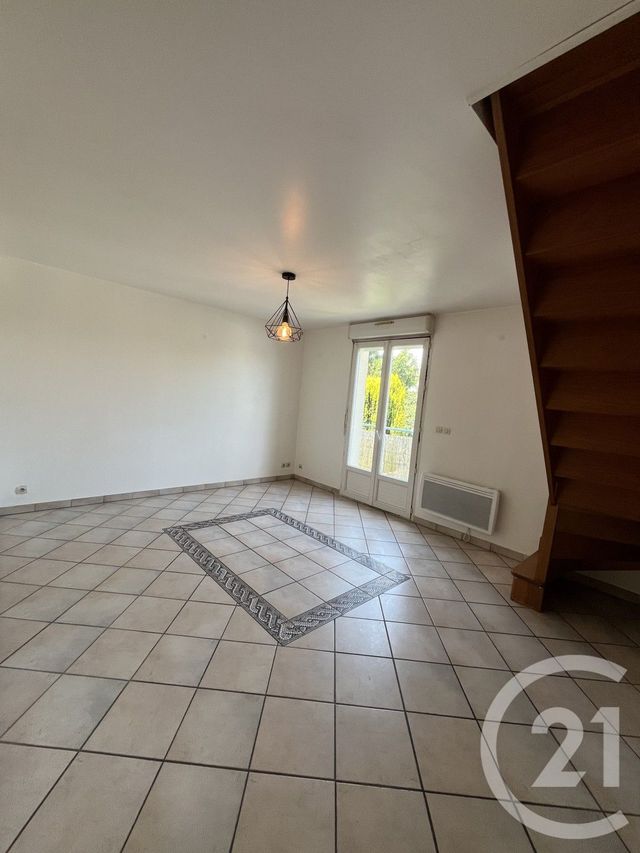 Appartement F3 à louer - 3 pièces - 55.0 m2 - OZOIR LA FERRIERE - 77 - ILE-DE-FRANCE - Century 21 Marques Calmettes
