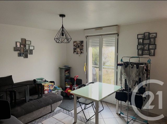 Appartement F3 à louer - 3 pièces - 55.0 m2 - OZOIR LA FERRIERE - 77 - ILE-DE-FRANCE - Century 21 Marques Calmettes